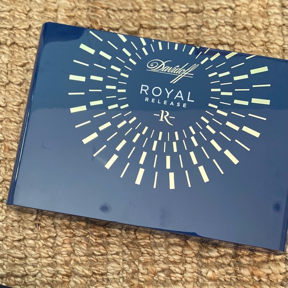 Davidoff Royal Release Blue Empty Wooden Cigar Box Limited Edition - Picture 1 of 9